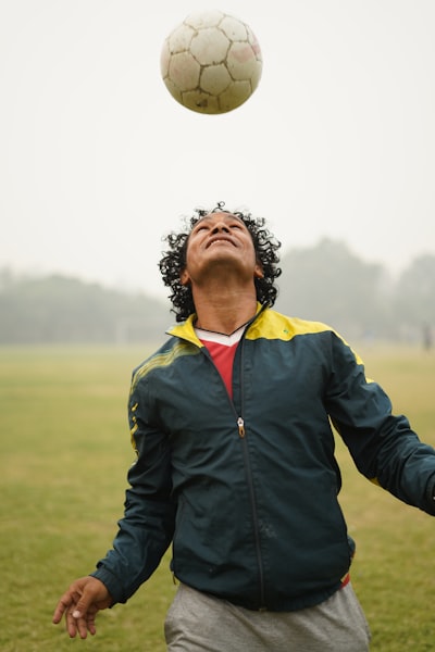 منهوأفضللاعبكرةقدمفيالعالم2024؟
